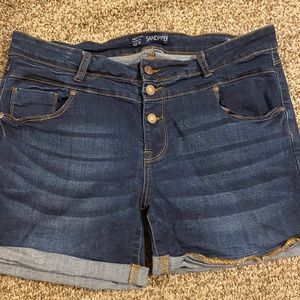 Blue jeans shorts stretchy material